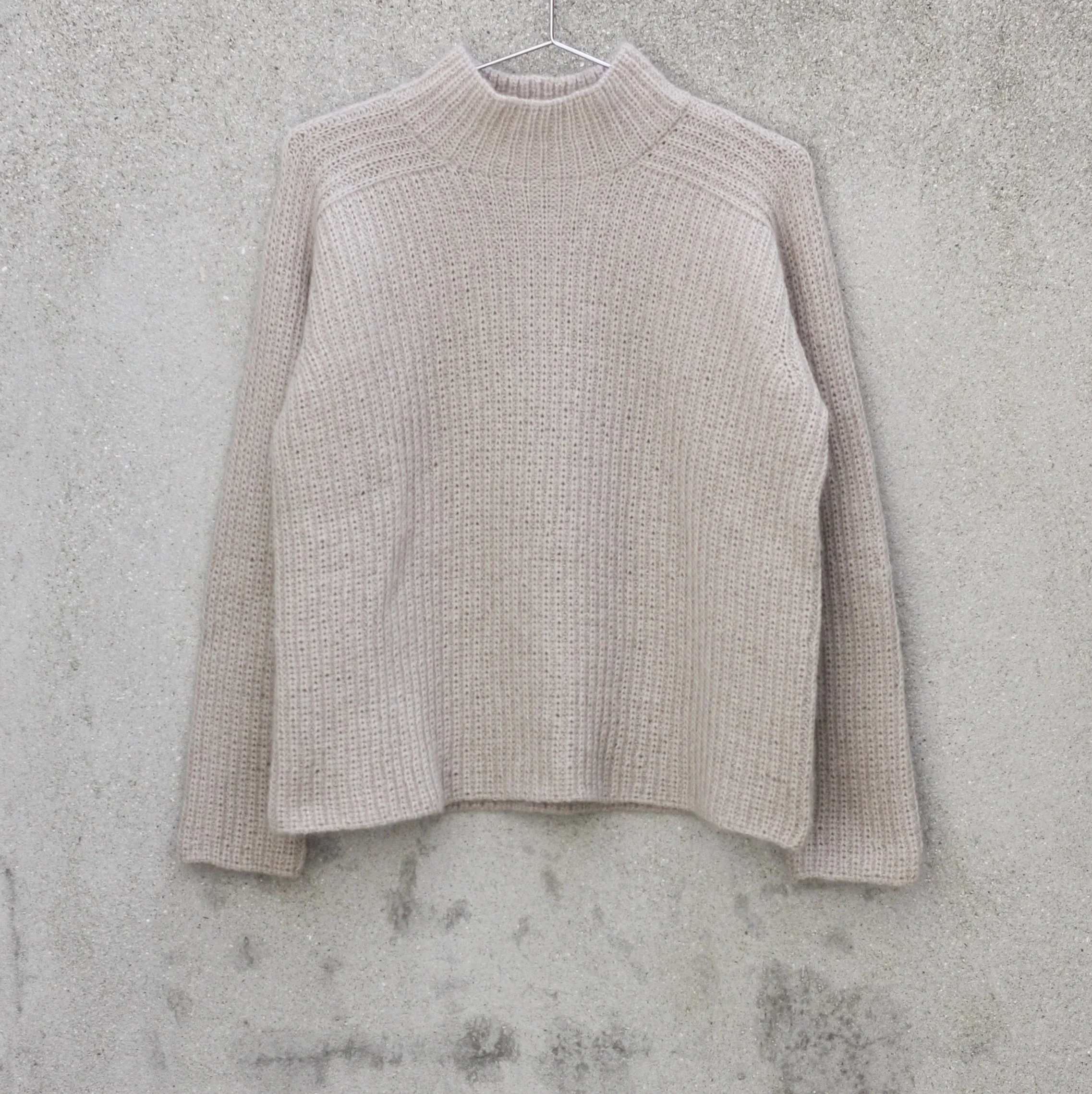 Aviaya Sweater - Svensk