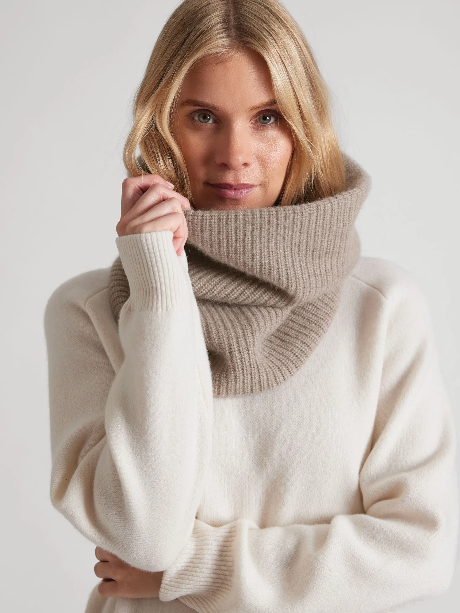 Cashmere snood "Erika" - toast