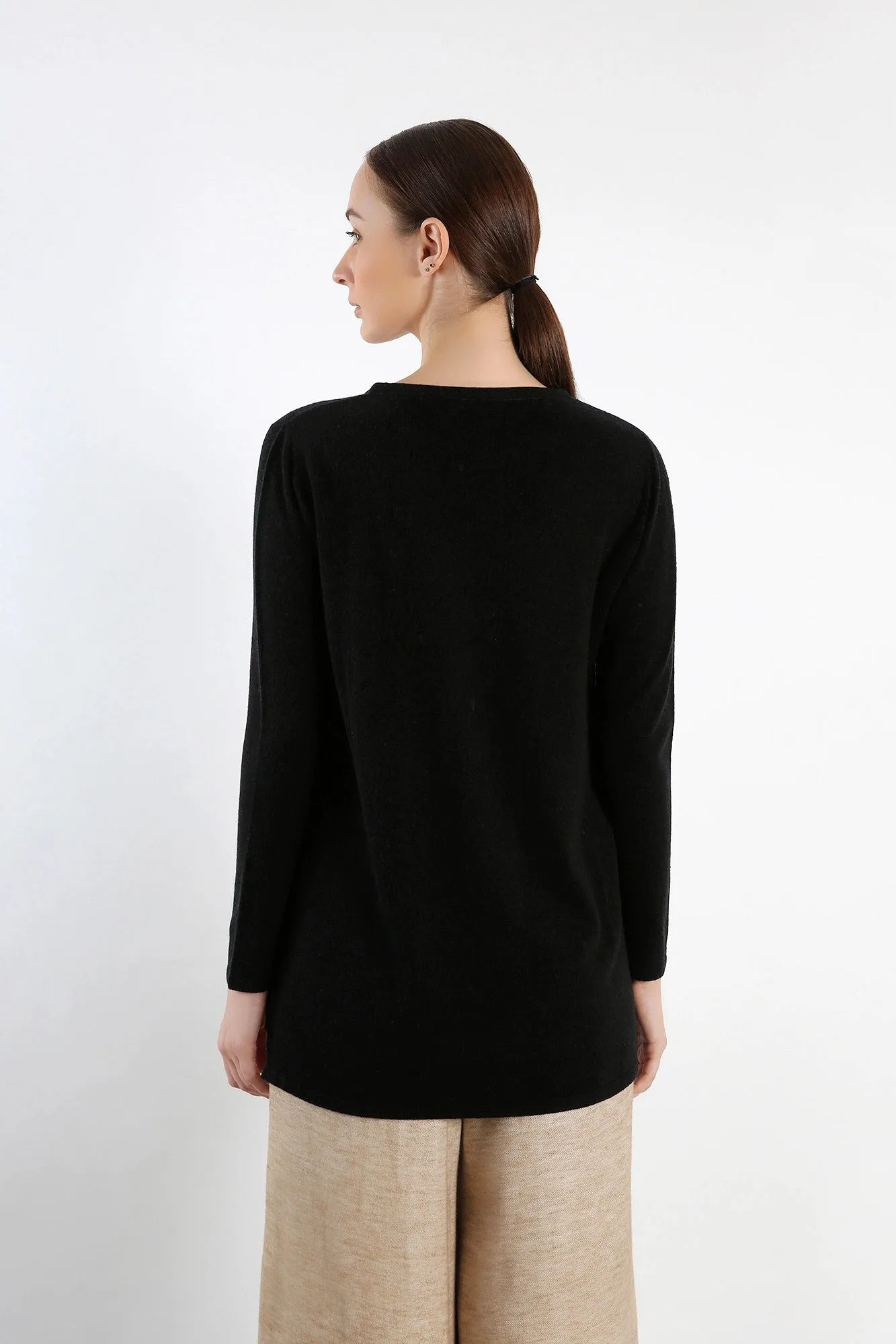 Hand-knitted Black Round neck Pure Cashmere Tunic-fit sweater